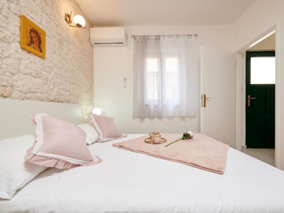 Guesthouse Ana Trogir Old Town Luaran gambar