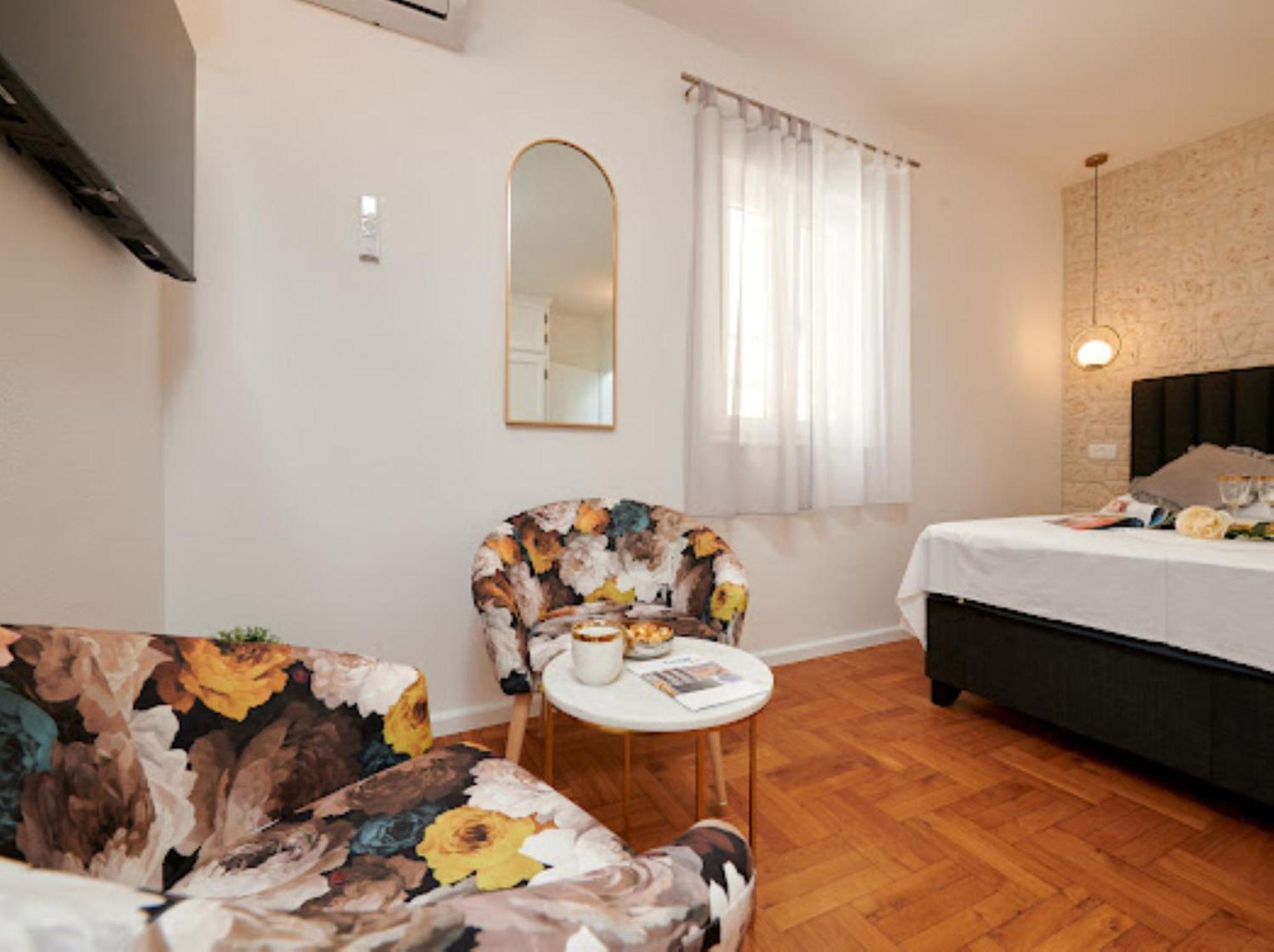 Guesthouse Ana Trogir Old Town Luaran gambar