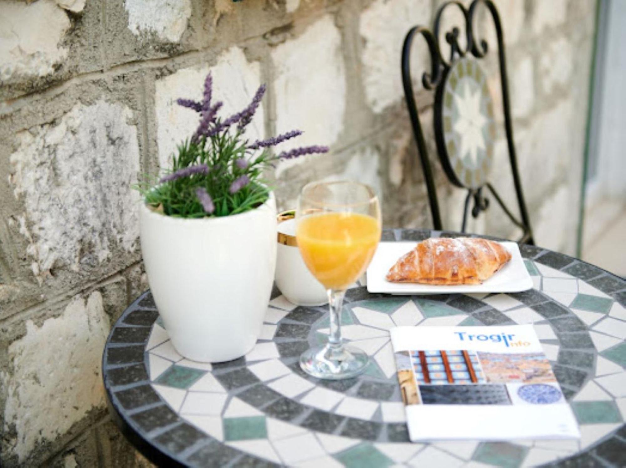 Guesthouse Ana Trogir Old Town Luaran gambar